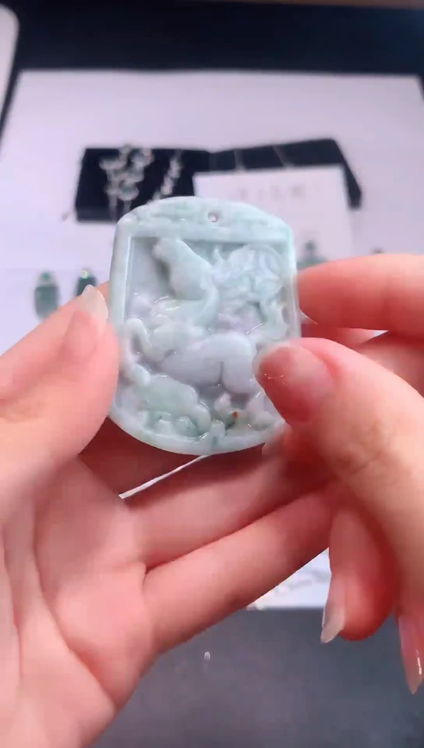 颈饰未镶嵌翡翠0芹0翡翠珠宝424