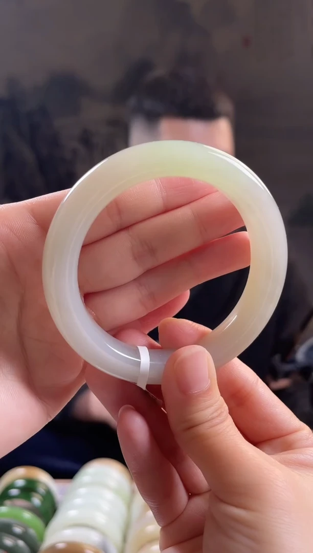 未镶嵌手镯和田玉59+圈口仅一只