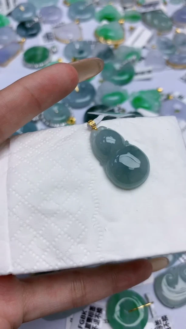 翡翠18K金镶嵌颈饰天然A货翡翠