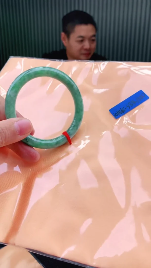 未镶嵌手镯翡翠53