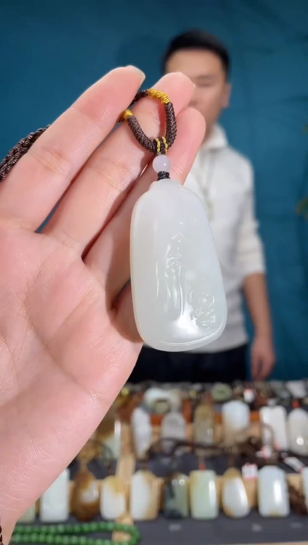 颈饰未镶嵌和田玉1