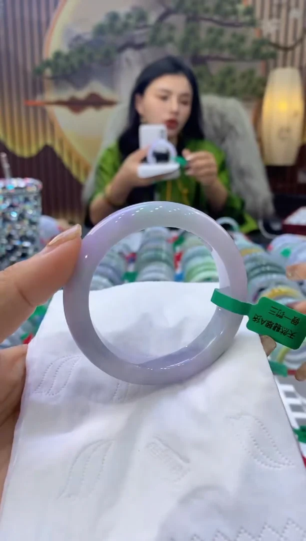 【闪购商品】翡翠手镯未镶嵌多人00715