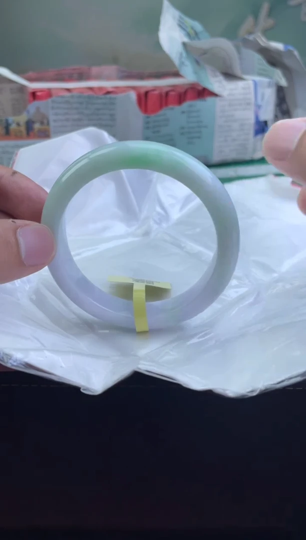 翡翠手镯未镶嵌3