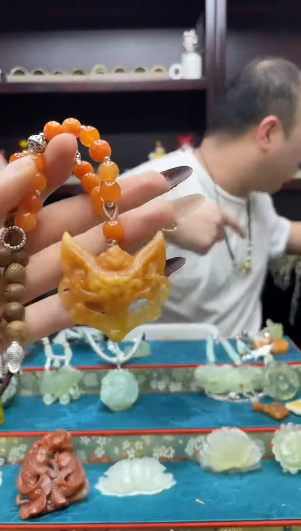 未镶嵌岫玉吊坠·