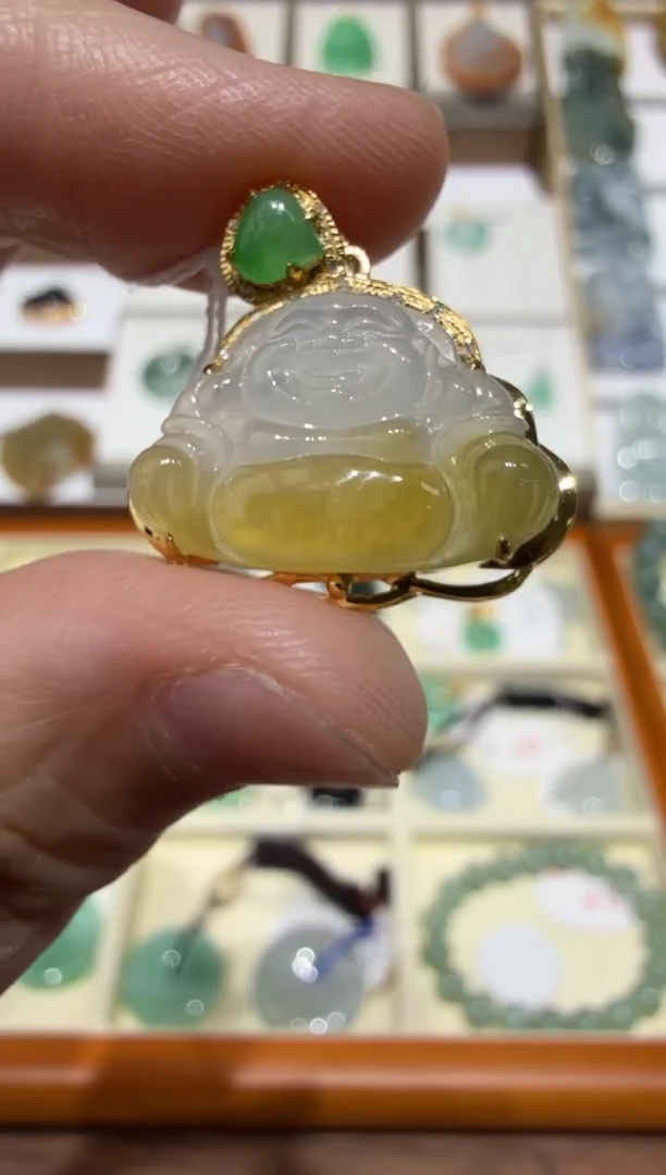 18K金镶嵌挂件翡翠A货翡翠多样性孤品