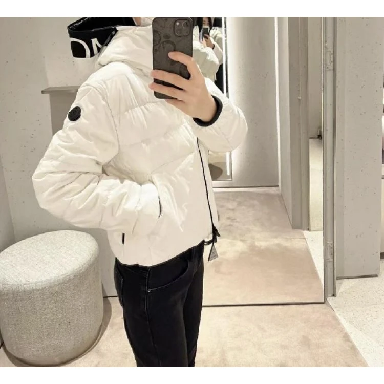 MONCLER/羽绒服/95新/[260103LT02]