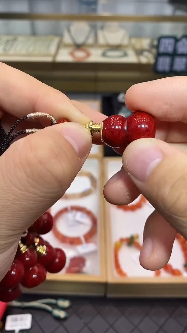 天然辰砂朱砂葫芦吊坠