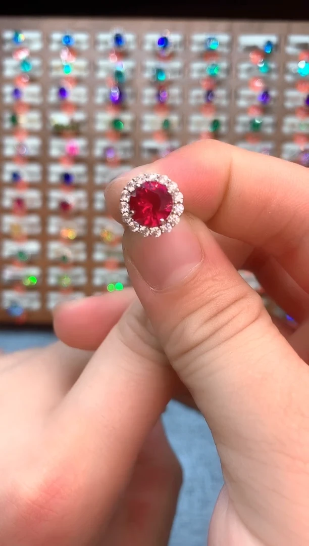 银S925镶嵌耳钉红宝石......