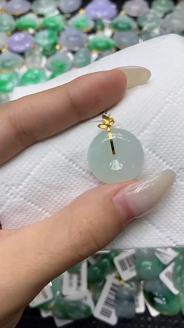 颈饰18K金镶嵌翡翠111111111111