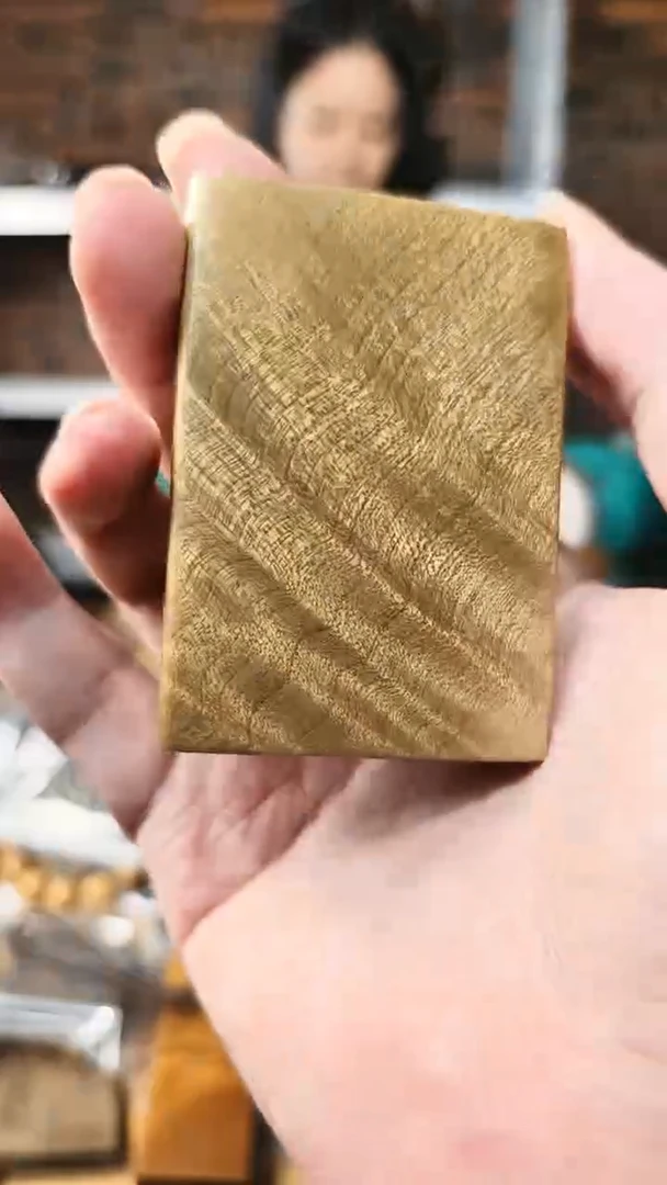 【闪购商品】金丝楠无事牌手把件