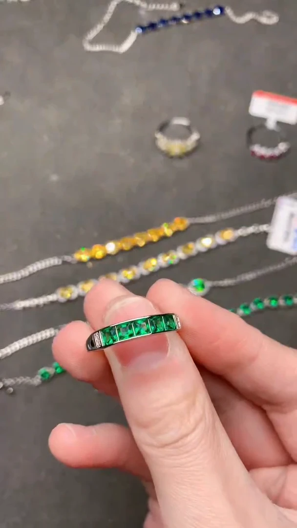 【闪购商品】祖母绿戒指银S925镶嵌......