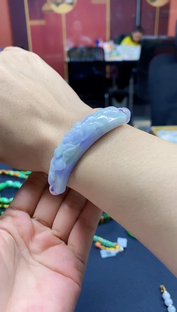 颈饰未镶嵌翡翠手牌