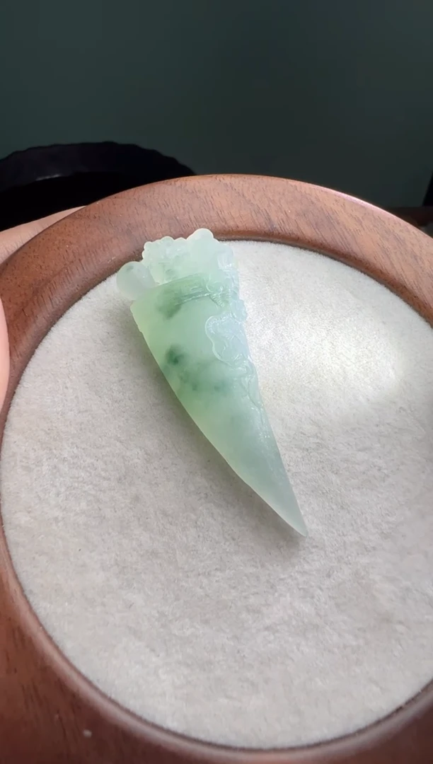 未镶嵌定制翡翠冰飘花龙牙