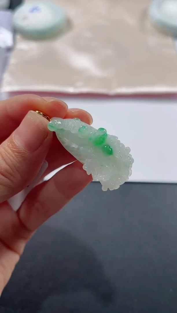 颈饰18K金镶嵌翡翠基地发货H 0581 白菜