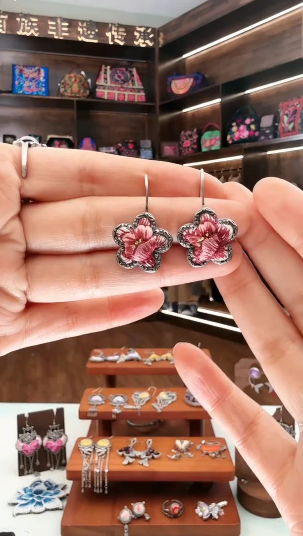 【闪购商品】织绣130蚩梦苗族古绣