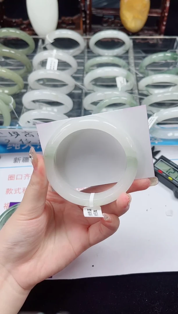 未镶嵌手镯石英质玉260-57/58