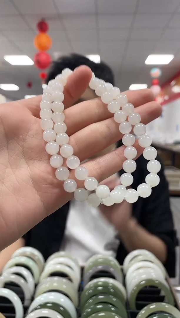 颈饰未镶嵌和田玉高品白玉卡8项链一条