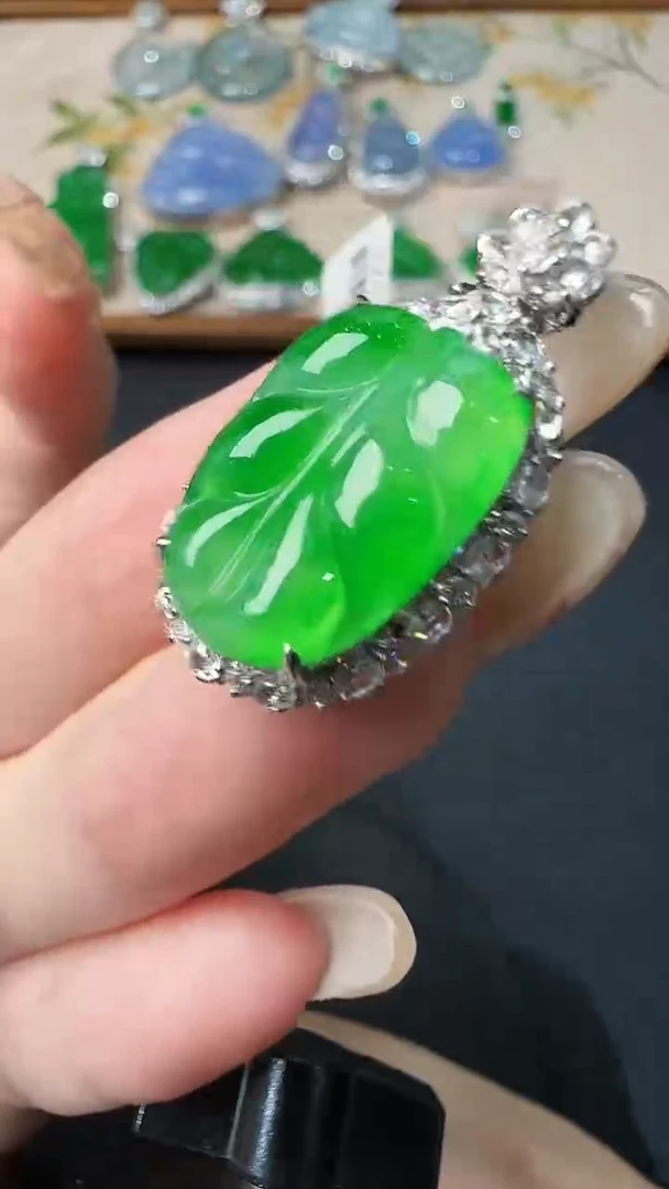 翡翠18K金镶嵌吊坠(不含链)41