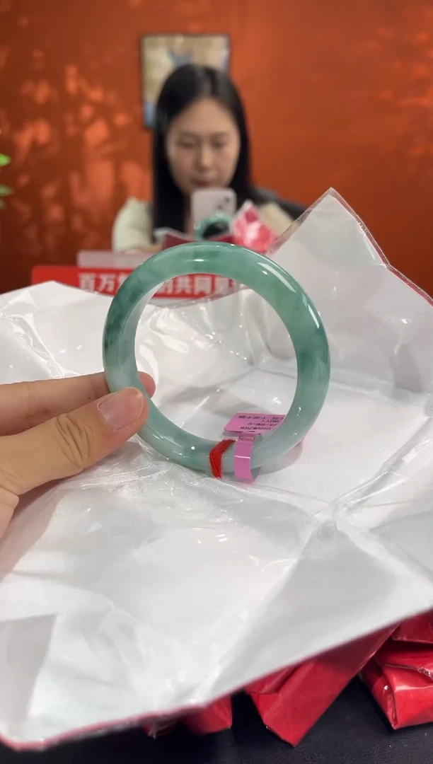 未镶嵌手镯翡翠3