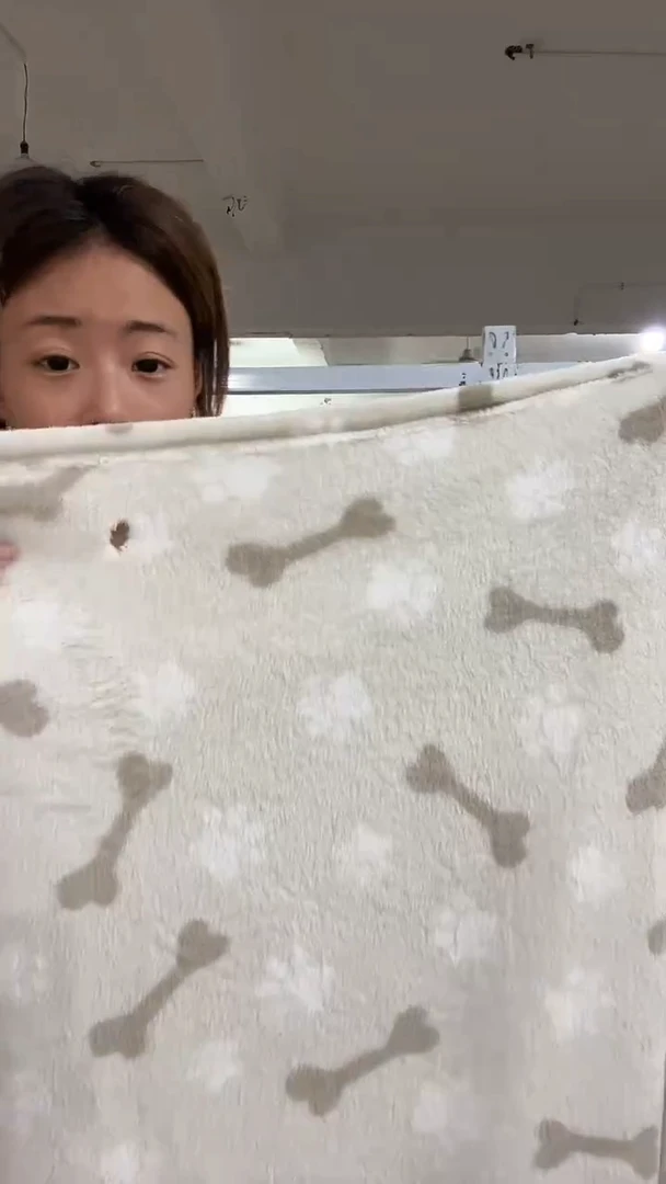 法兰绒023          瑕疵两条