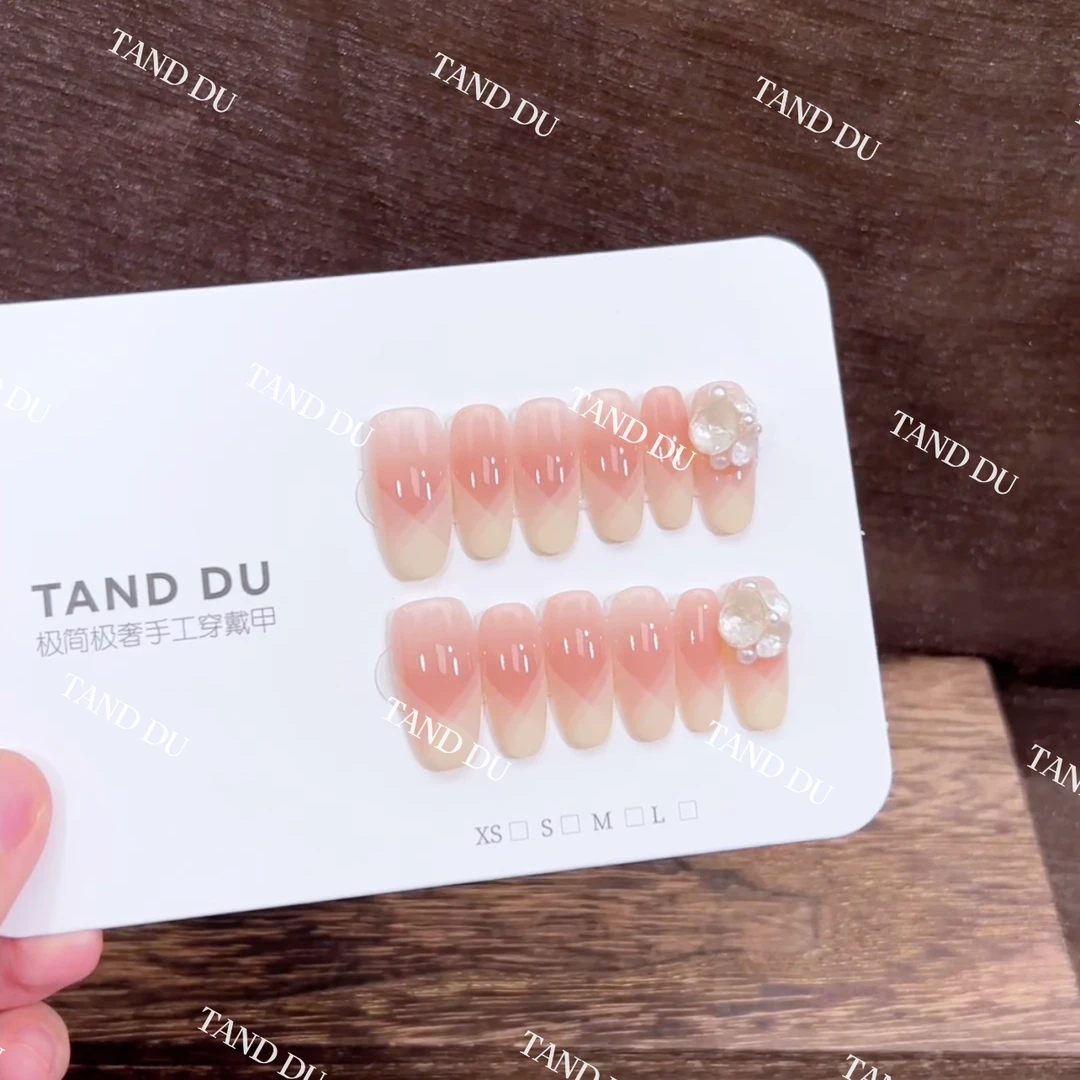 《肉桂烤奶》手绘白色法式美甲春夏高级小众显白钻石穿戴甲可拆卸
