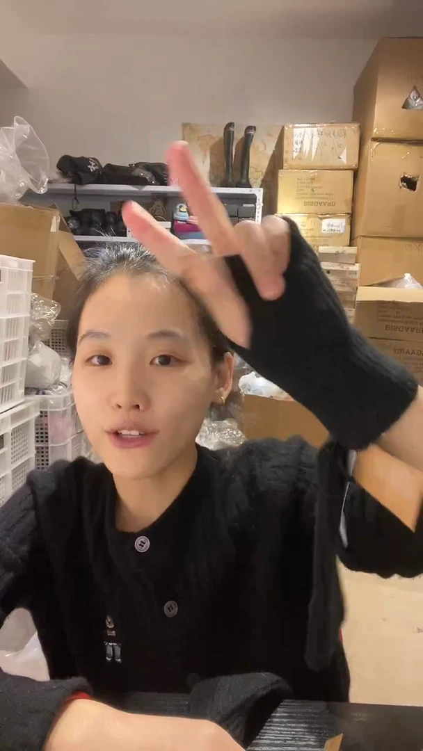 羊绒黑色半指手套两双