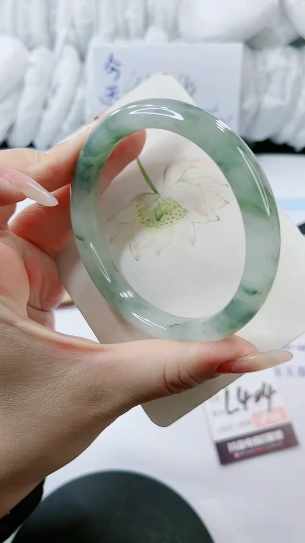 【闪购商品】石英质玉手镯未镶嵌多样性发货L404