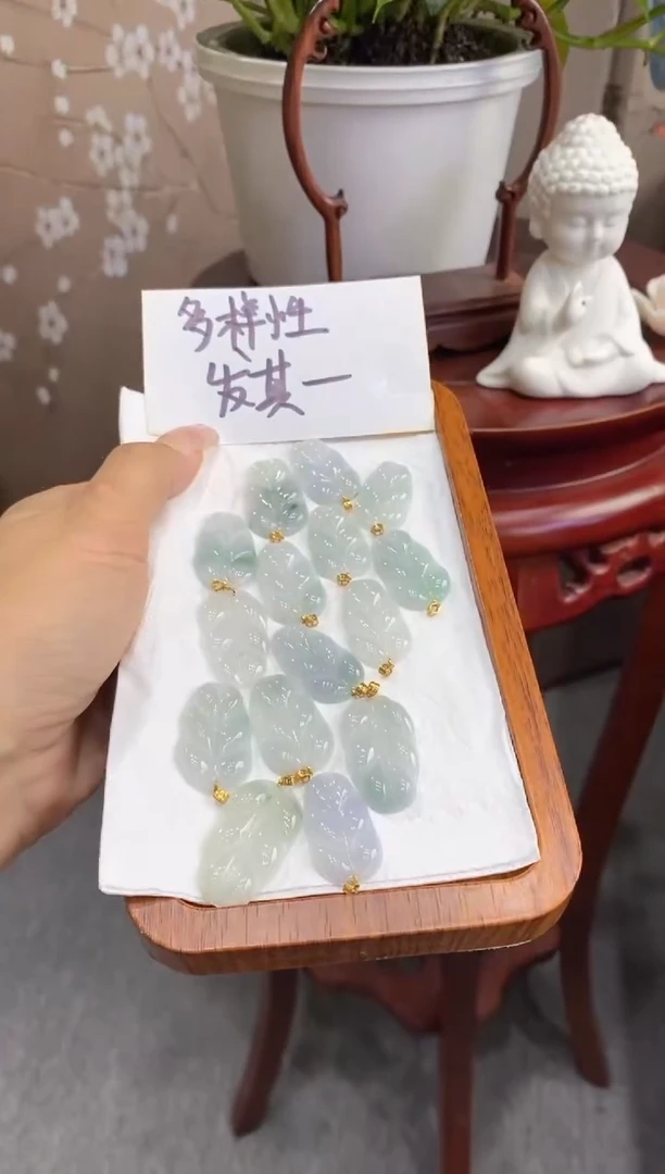 翡翠18K金镶嵌颈饰多样性仅发其一7135