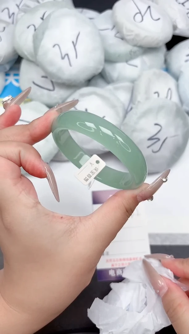 未镶嵌手镯石英质玉363-58.3