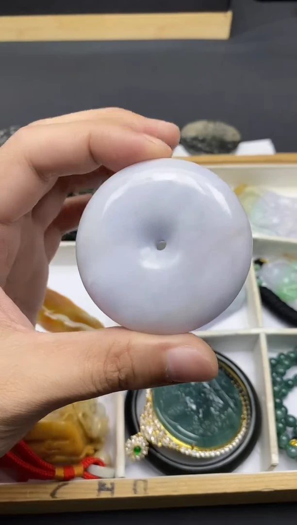 颈饰未镶嵌翡翠1