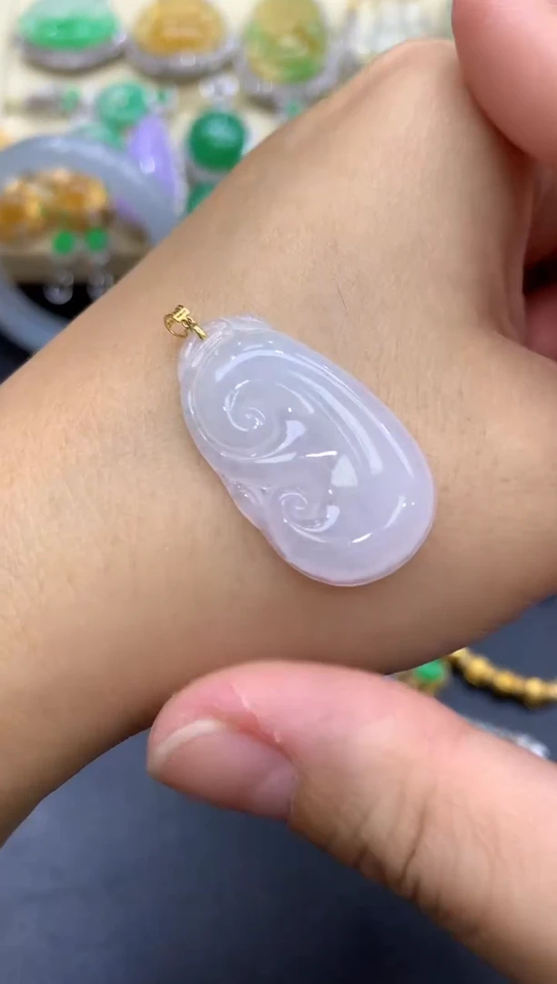 颈饰18K金镶嵌翡翠19-中国好珍宝