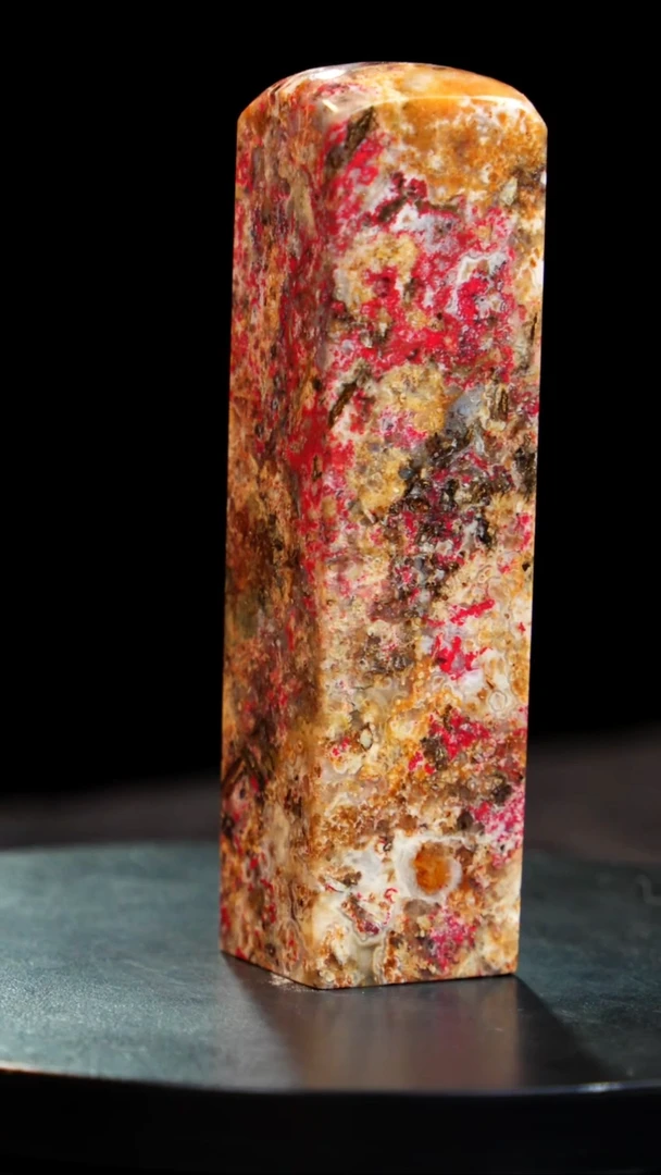 鸡血石梅花鸡血石