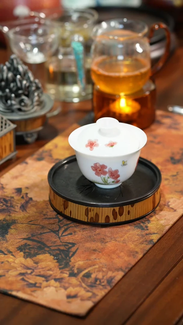 【闪购商品】独家小花盖碗哈哈哈