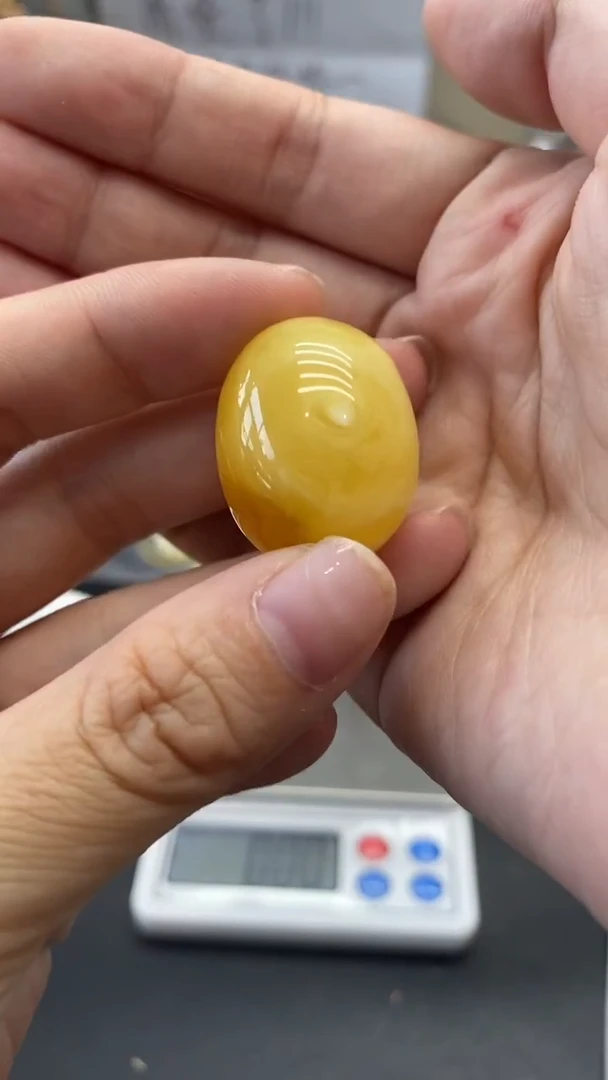 琥珀未镶嵌珠宝奇石1130