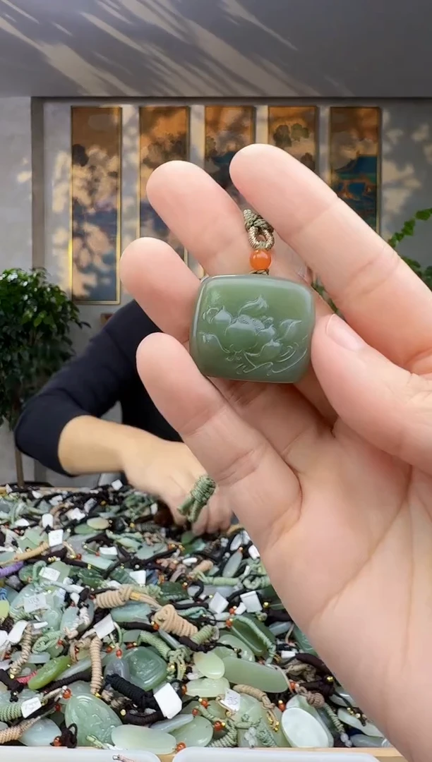 未镶嵌和田玉挂件拍一发一