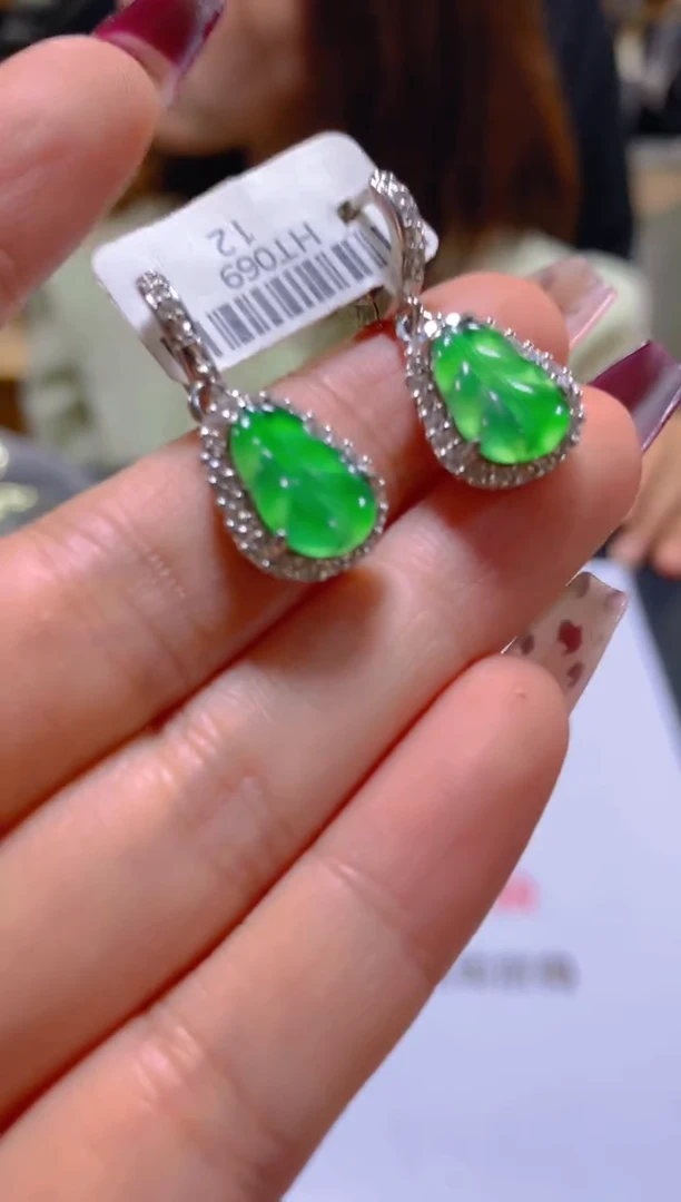 未镶嵌翡翠耳饰多样性发一