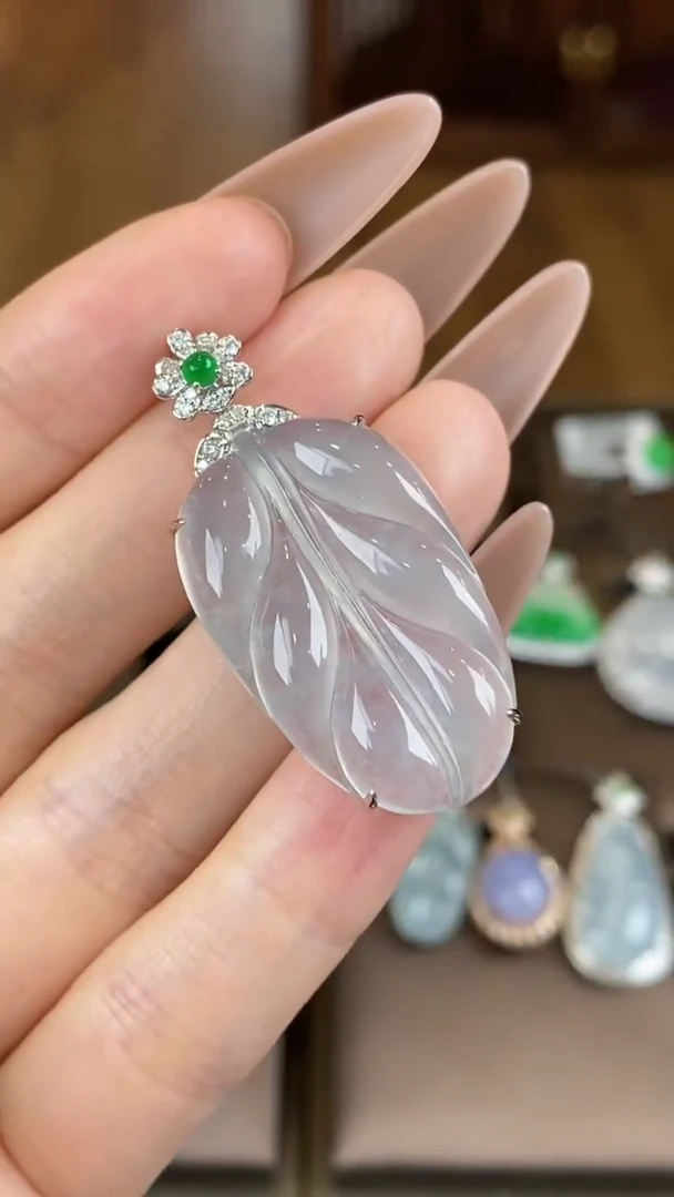 【闪购商品】翡翠吊坠(不含链)18K金镶嵌翡翠包镶叶子