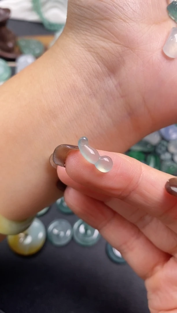 颈饰未镶嵌翡翠葫芦