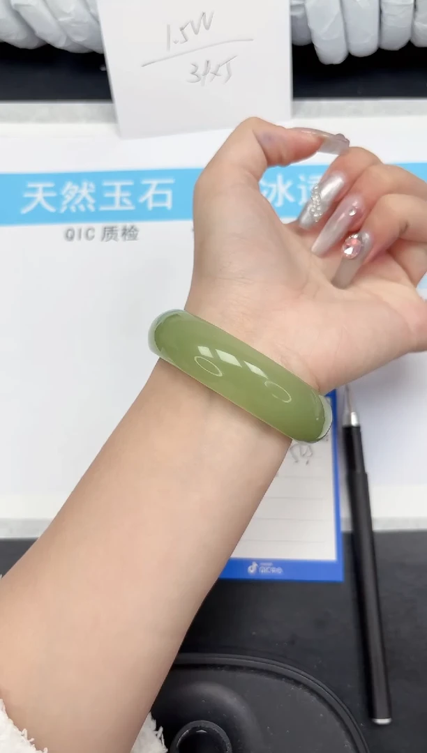 【闪购商品】石英质玉手镯未镶嵌331-52.5