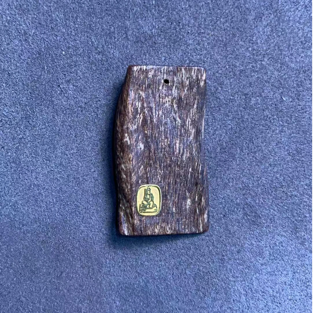 达拉干沉水级沉香 镶嵌文殊