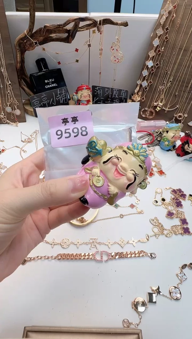 黄***? 华禄甄选阁亭亭总铺
