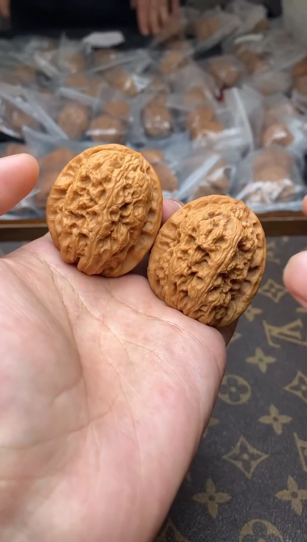 【闪购商品】文玩核桃吊坠A68号40尺将军膀