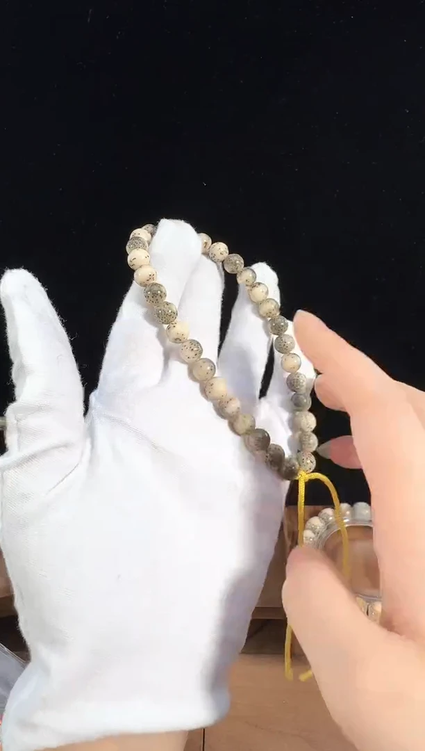 手串星月菩提绿包白手持8圆M2062
