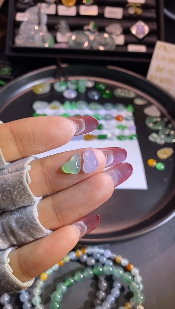 【闪购商品】翡翠挂件未镶嵌白菜