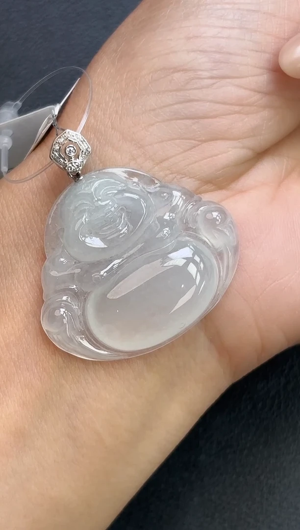 颈饰18K金镶嵌翡翠佛公