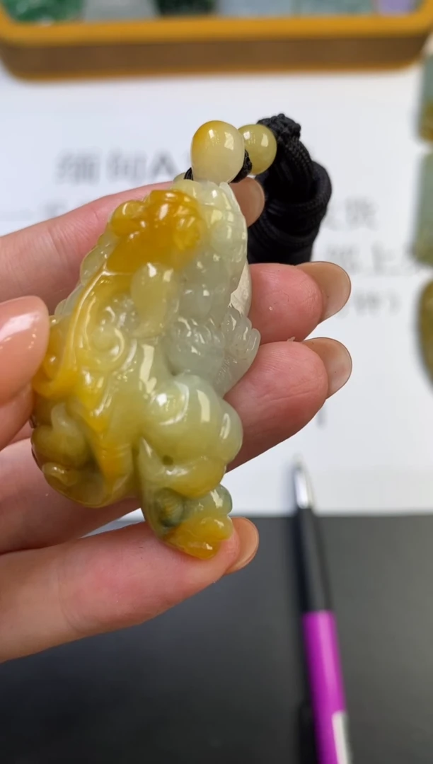 未镶嵌挂件翡翠302594    多人