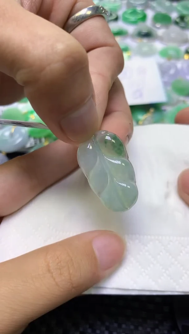 翡翠未镶嵌颈饰天然缅甸A货翡翠