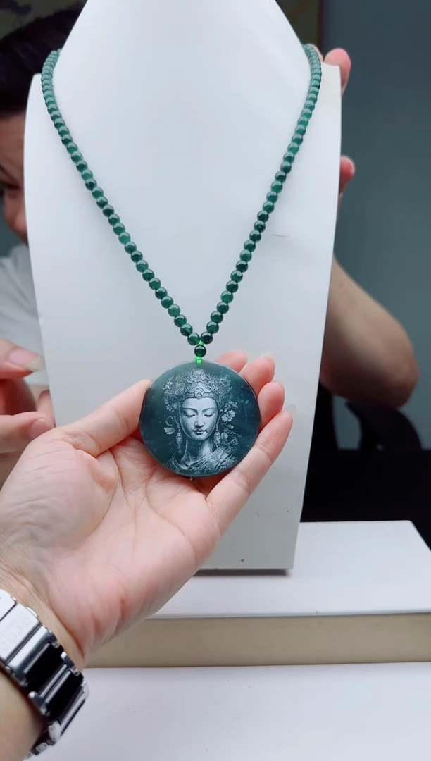 颈饰未镶嵌翡翠多样性发其一