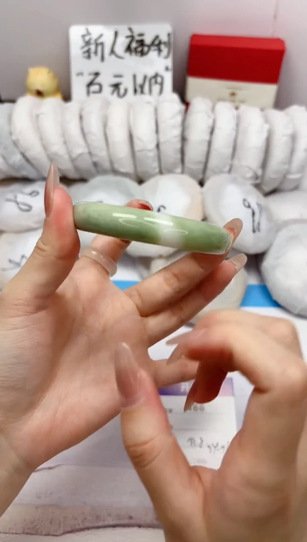 石英质玉手镯未镶嵌466-翠玉-圈口55