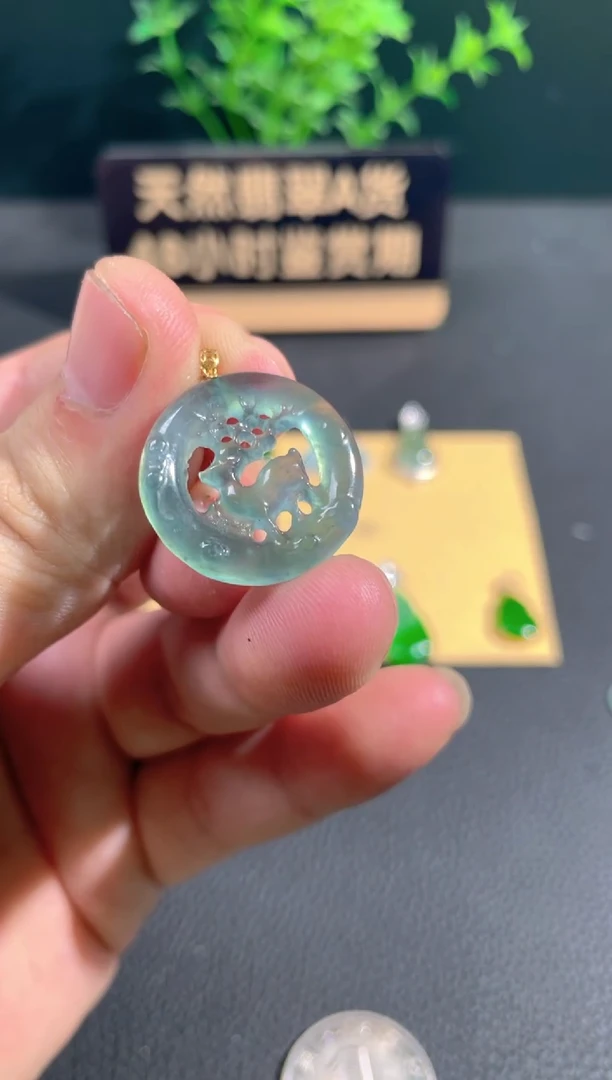 【闪购商品】翡翠颈饰18K金镶嵌翡翠